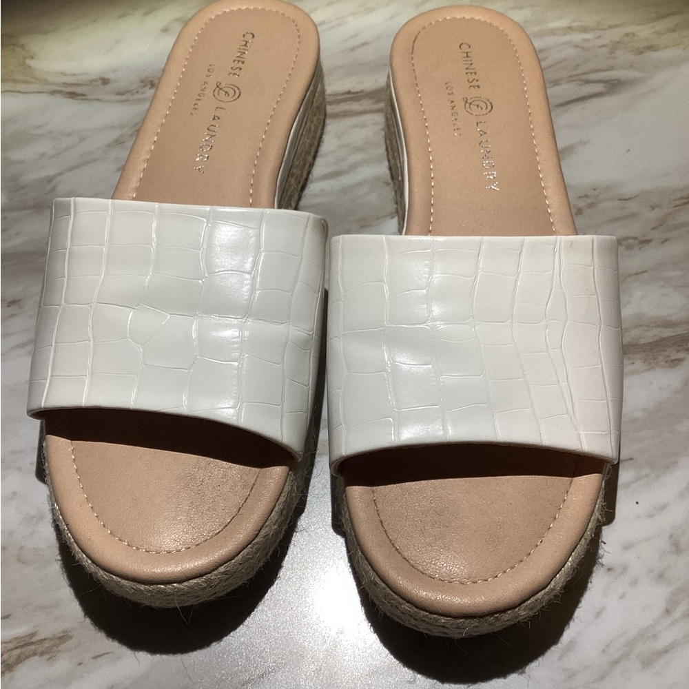Stylish Chinese Laundry sandals to enhance your summer style